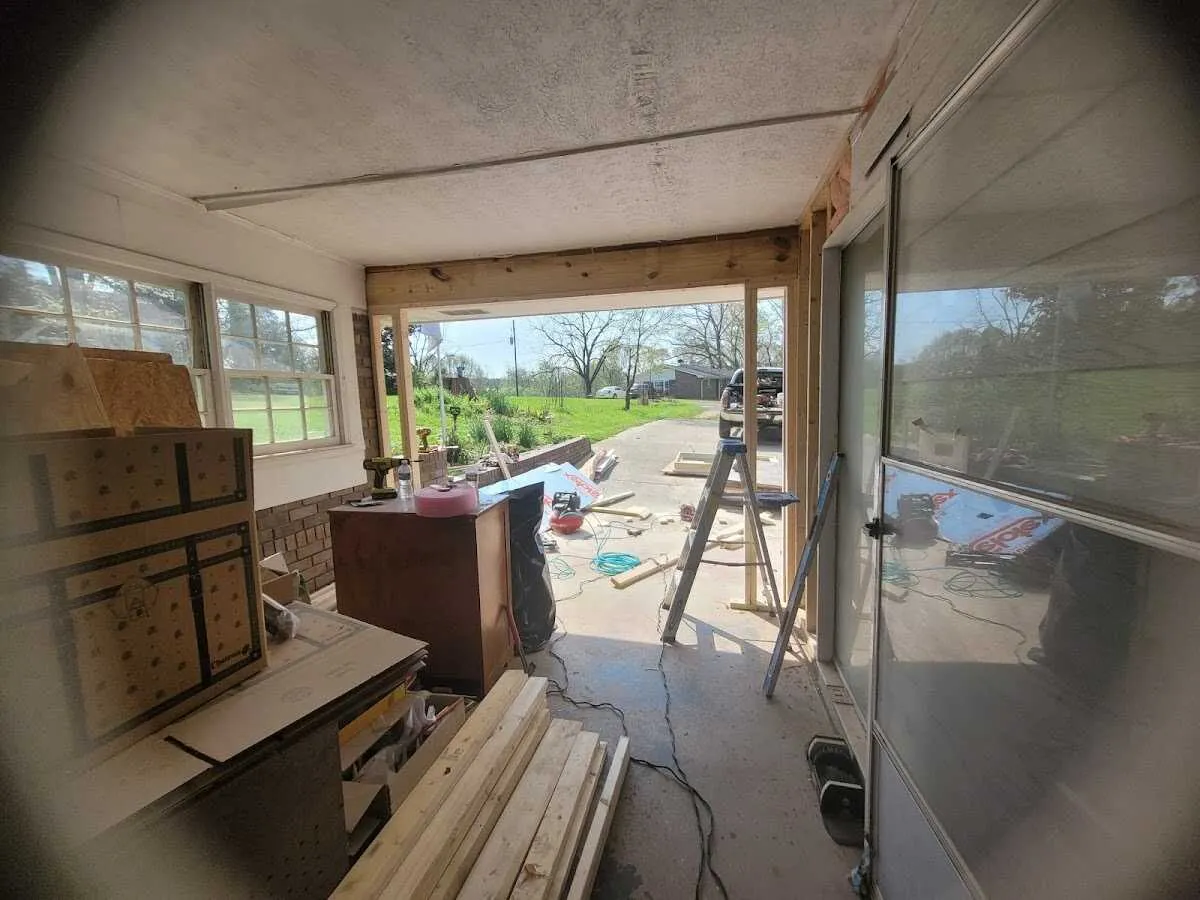 Air movers and dehumidifier for Water Mitigation Services in Radford